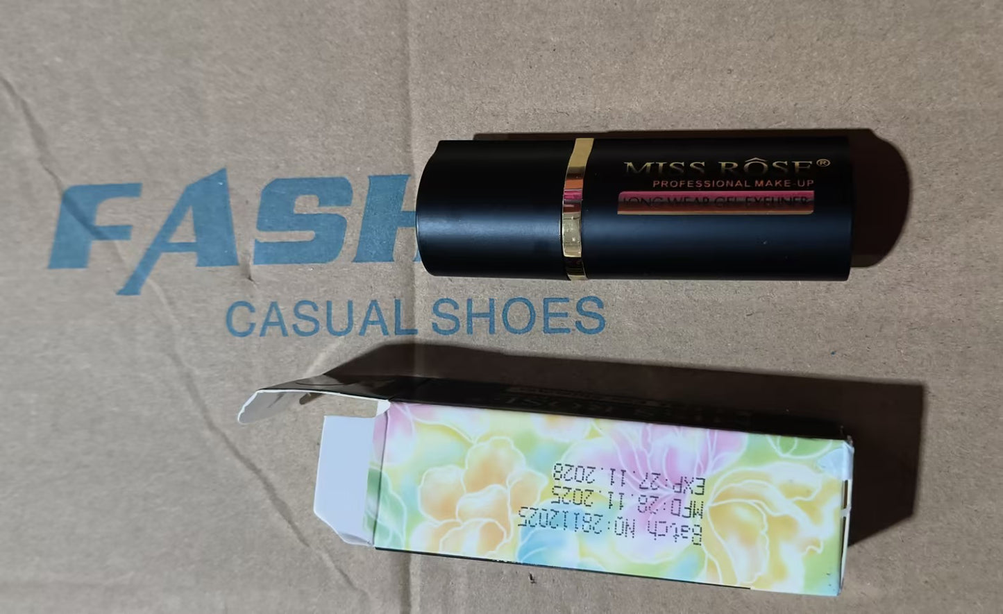 Eye-Liner Noir Waterproof Longue Tenue – Stylo Maquillage Yeux Précis Resistant à l’Eau